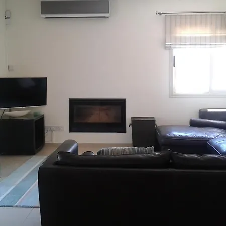 Idyllic 3 Bed With Stunning Views Villa