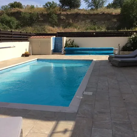 Idyllic 3 Bed With Stunning Views Villa *