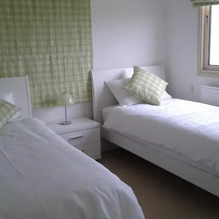 Idyllic 3 Bed With Stunning Views Villa *