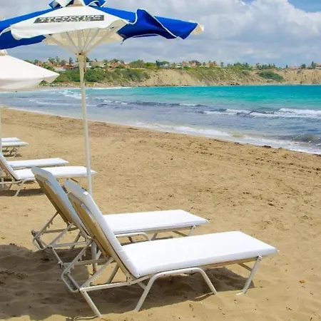 Idyllic 3 Bed With Stunning Views Villa Paphos